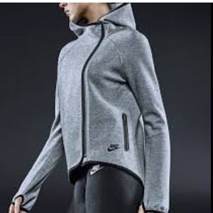 Nike NWOT asymmetrical zip jacket
